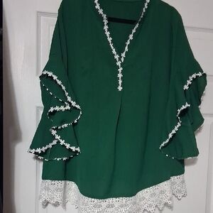 Beautiful Women's Kelly Green Embroidered V-Neck Top w/ White Lace Trim 1X $27